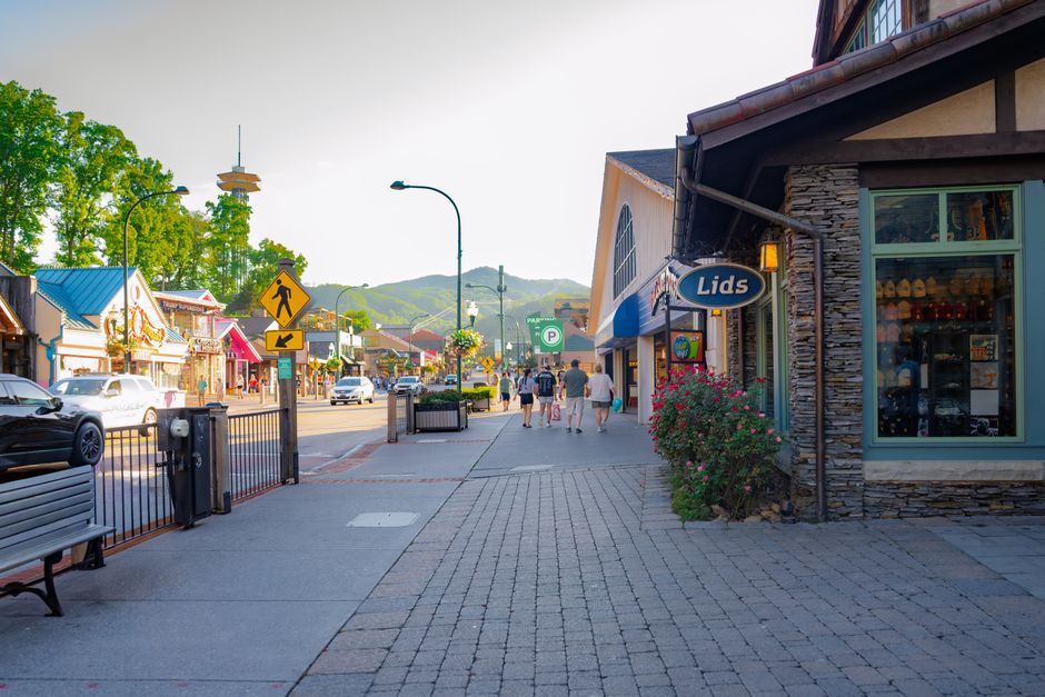 Gatlinburg Tennessee main strip with shops