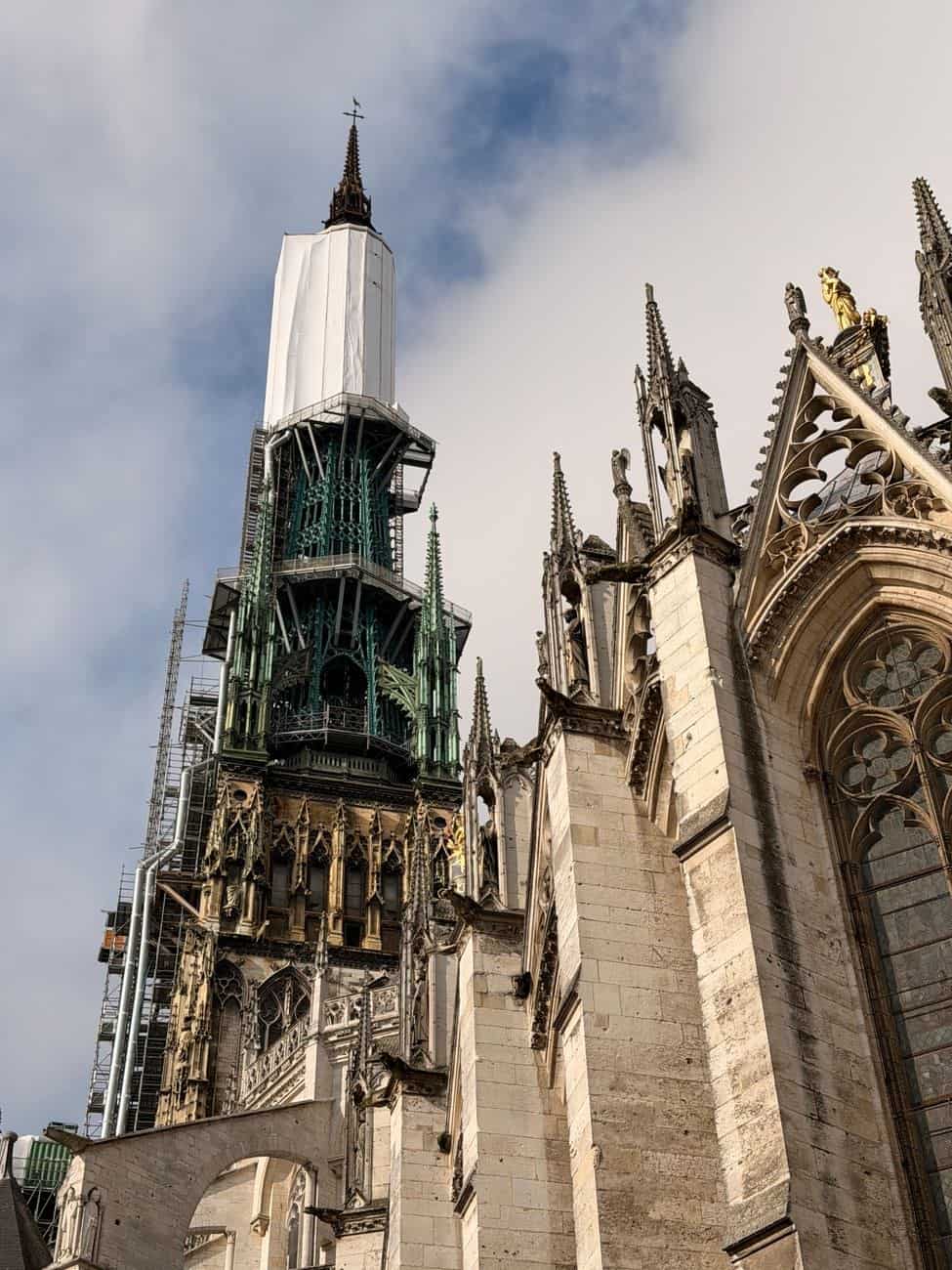 happens to a city's tourism when its most famous attraction closes for renovation travel scene
