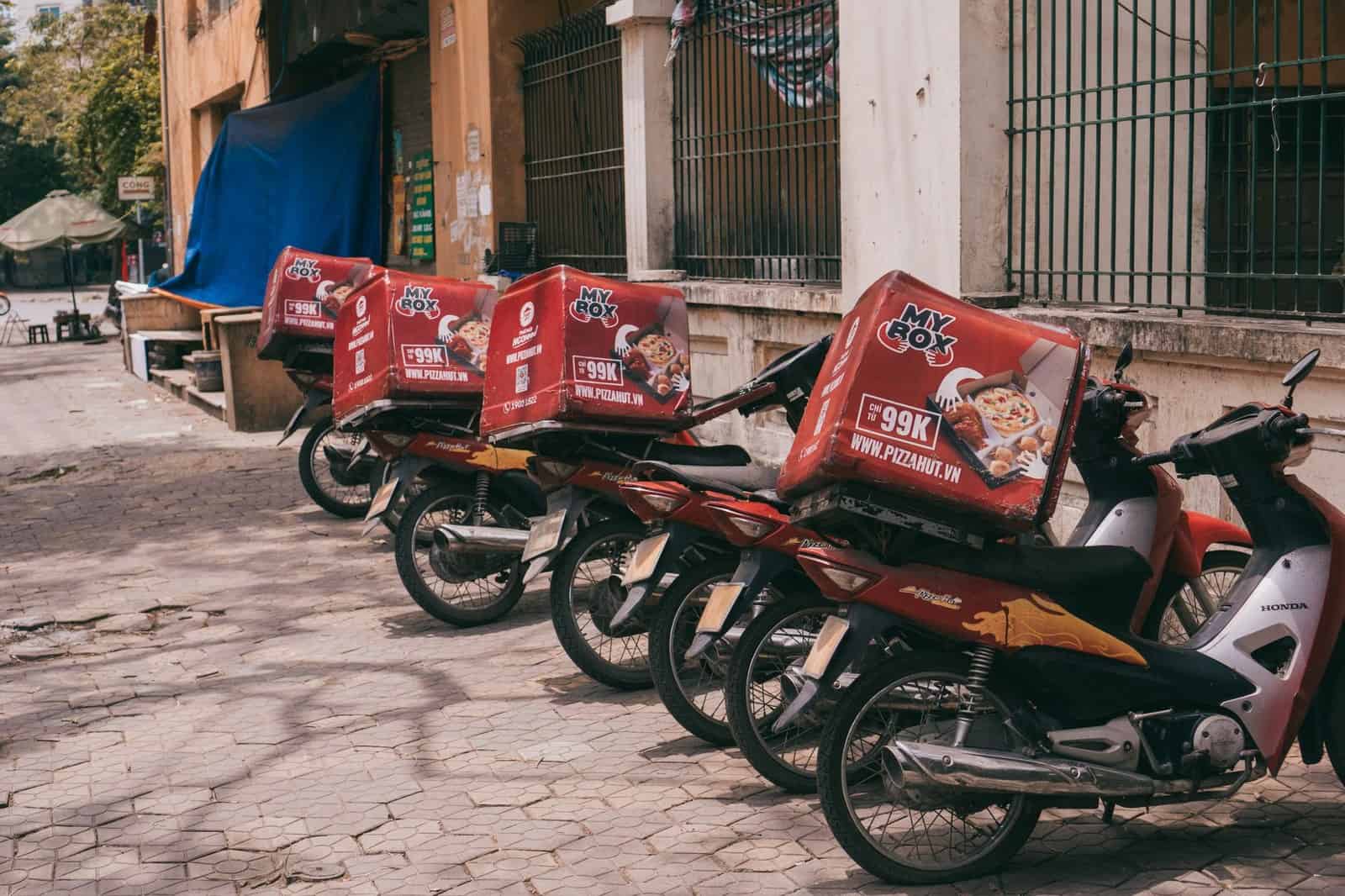 Travel scene related to How food delivery apps changed what tourists eat in foreign cities – the specific effect on local restaurant culture