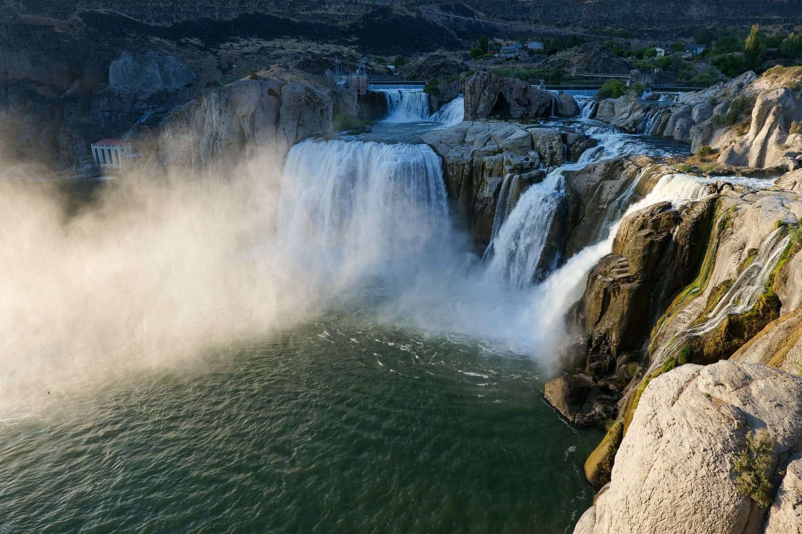 Travel scene related to What the real communities of the Snake River Canyon look like – Twin Falls, Hagerman, the specific Idaho canyon country