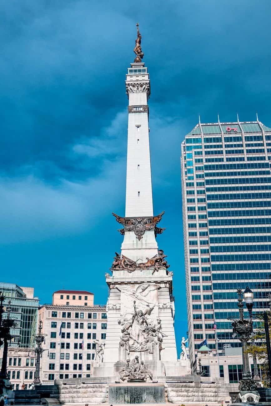 Neoclassical Soldiers and Sailors Monument in downtown Indianapolis on a sunny day.