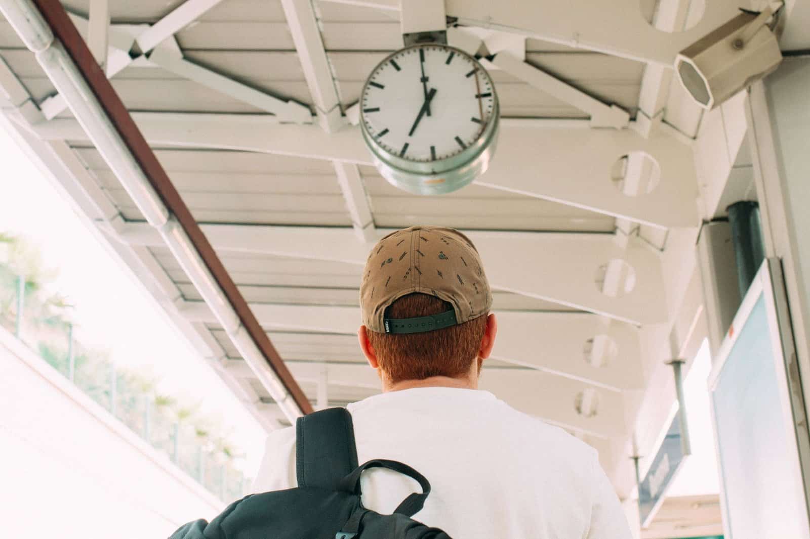 travel and time travel scene